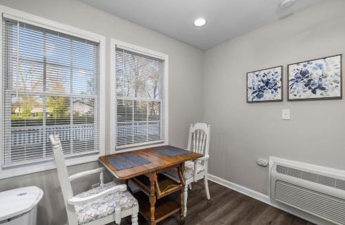 Kimmswick House | Downtown Kimmswick Studio Newly Renovated