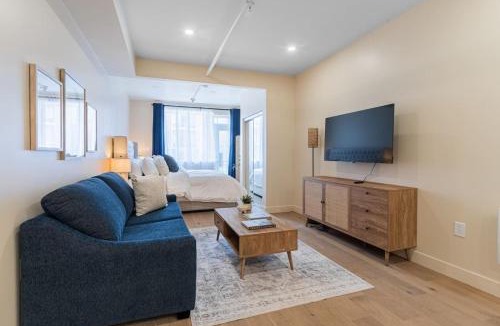 Gay Village Apartment | DownTown King Suite with Balcony