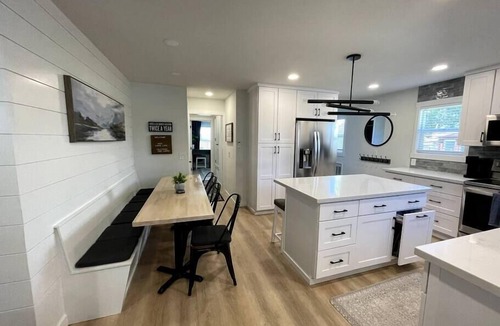 Wapato Point House | Downtown Lake Chelan Gem - Walkable - Hot Tub