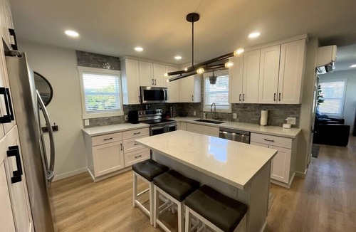 Wapato Point House | Downtown Lake Chelan Gem - Walkable - Hot Tub