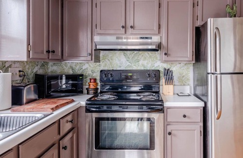 South End Apartment | Downtown Lakefront Hideaway