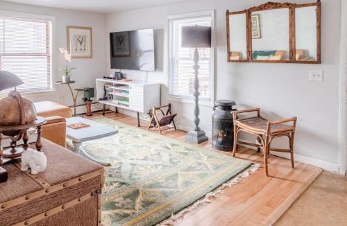 South End Apartment | Downtown Lakefront Hideaway