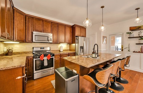 Lancaster House | Downtown Lancaster Retreat - Amish County