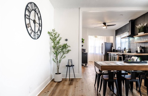Moline House | Downtown Landing: Extended Stays and Relocations