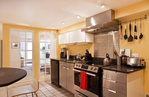 Mount Vernon Square Apartment | Downtown Large Apt w/parking Convention Center