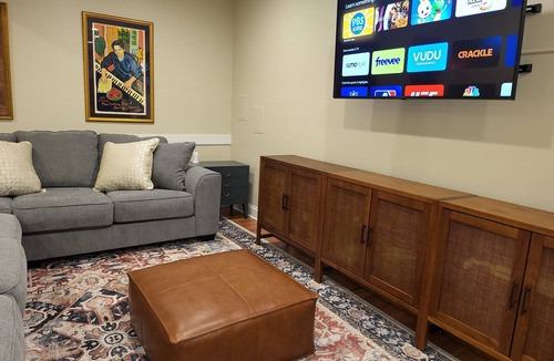 Lexington Apartment | Downtown Lexington Private Apt!
