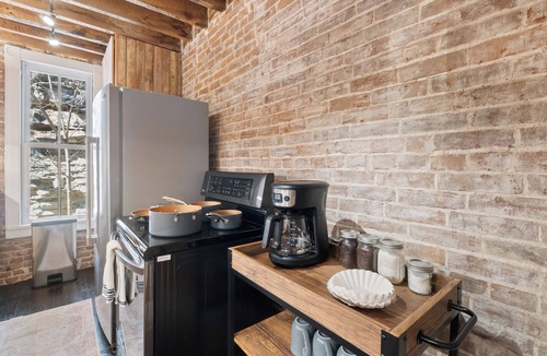 Eureka Springs Historic District Apartment | Downtown Loft on Spring, Sleeps 7, Near Basin Park
