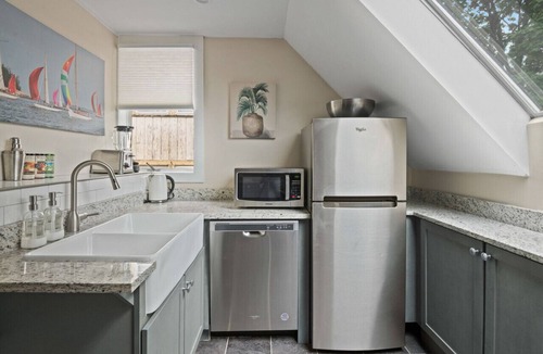 Parkside Apartment | Downtown Loft with Water Views