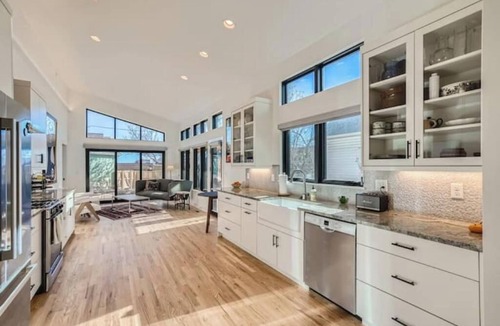 Louisville House | Downtown Louisville 3-BDR Fully Furnished Gem