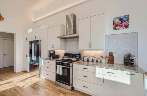 Louisville House | Downtown Louisville 3-BDR Fully Furnished Gem