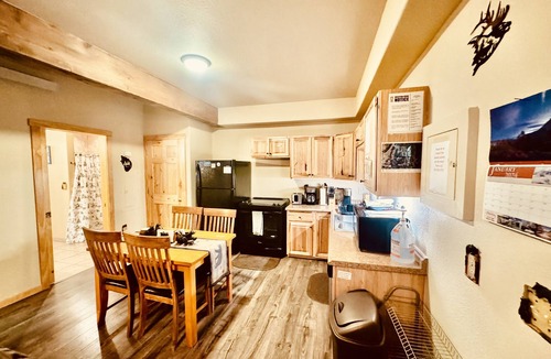 Estes Park Apartment | Downtown lovely retreat.