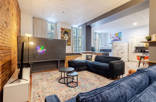 International District Apartment | Downtown Luxe Loft Retreat