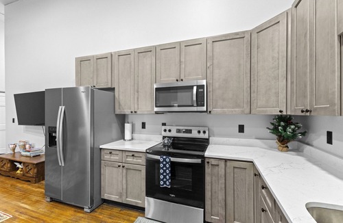 Delaware Apartment | Downtown Luxurious