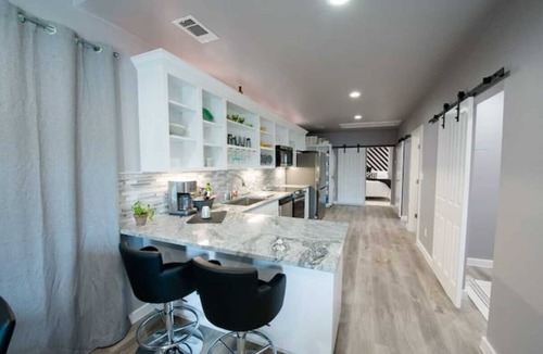 Nacogdoches House | Downtown Luxurious Gem