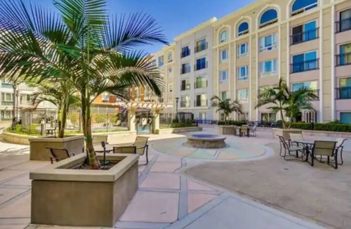 East Village Apartment | Downtown Luxury - 2 bed/2 bath/2 parking
