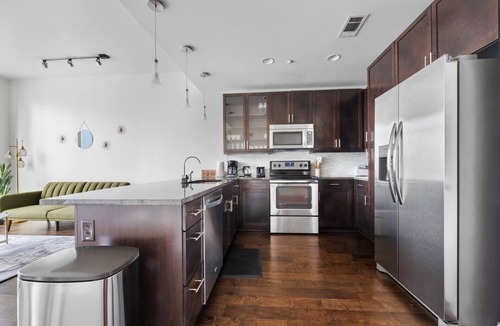 Waller Creek District Apartment | Downtown | Luxury 2BD Apt. | Pool | Gym | Great Views