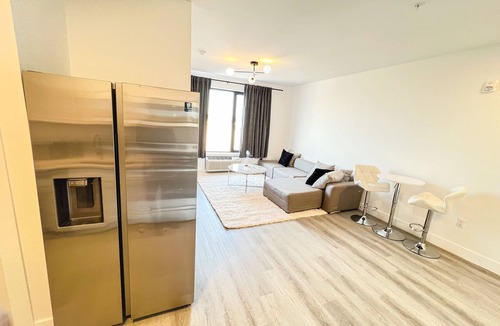 Elizabeth Apartment | Downtown Luxury Apartment