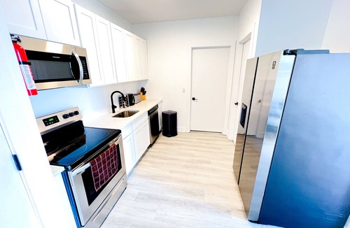 Elizabeth Apartment | Downtown Luxury Apartment