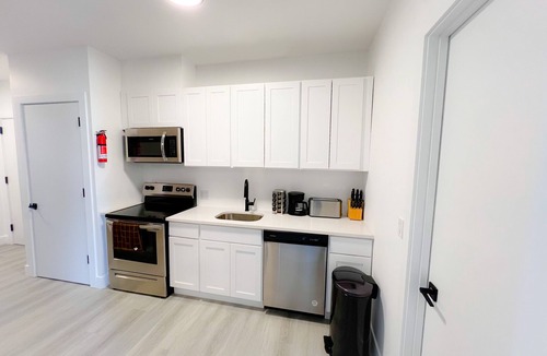 Elizabeth Apartment | Downtown Luxury Apartment