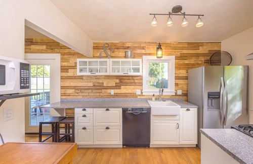 Appleton House | Downtown Luxury at Lawrence