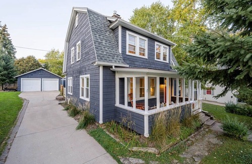 Appleton House | Downtown Luxury at Lawrence