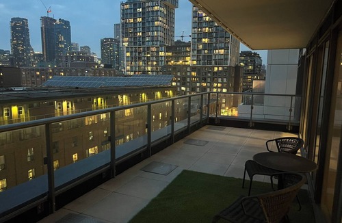 St. Lawrence Condo | Downtown Luxury Condo | Gym | Parking