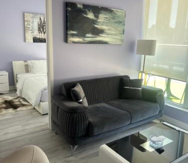 St. Lawrence Apartment | Downtown Luxury Condo Gym & Parking
