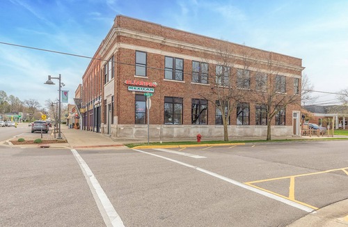 Fennville House | Downtown luxury loft, within 10 minutes to beaches and wineries
