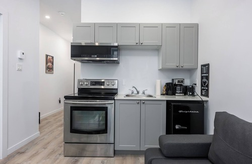 Quartier des Spectacles Apartment | Downtown Luxury one bedroom with free parking