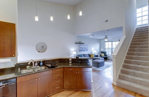Central Business District Apartment | Downtown Luxury Stay by Minute Maid