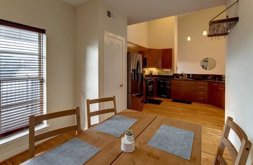 Central Business District Apartment | Downtown Luxury Stay by Minute Maid