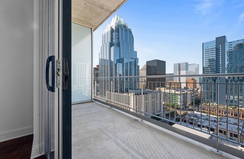 Waller Creek District Apartment | Downtown | Luxury Studio Apt. | Pool | Gym | Great Views