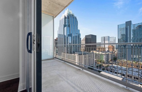 Waller Creek District Apartment | Downtown | Luxury Studio Apt. | Pool | Gym | Great Views