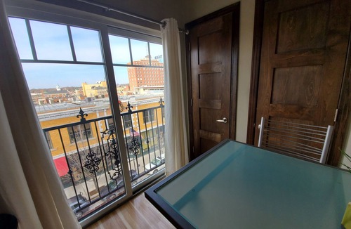 Columbia Apartment | Downtown Luxury Suite