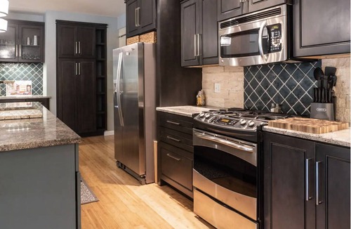 Eureka Springs Historic District Apartment | Downtown luxury, full amenities with parking