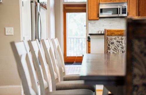 Hope Gardens House | Downtown Luxury – Walk to Broadway - Private Beds for Everyone - Sleeps 12+