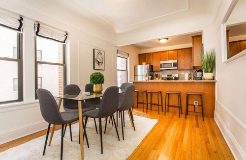 Streeterville Apartment | Downtown Mag Mile Sleep 20 | 6bd/6ba