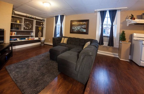 Manitou Springs Apartment | Downtown Manitou Suite