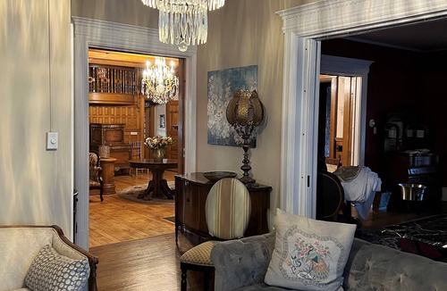 Near Northwest House | Downtown Mansion near Notre Dame