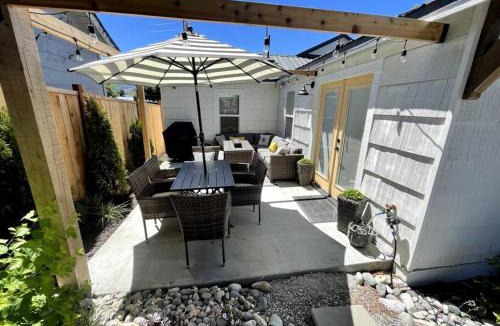 Wapato Point House | Downtown Manson convenient cottage 3BR/ 2BA.
