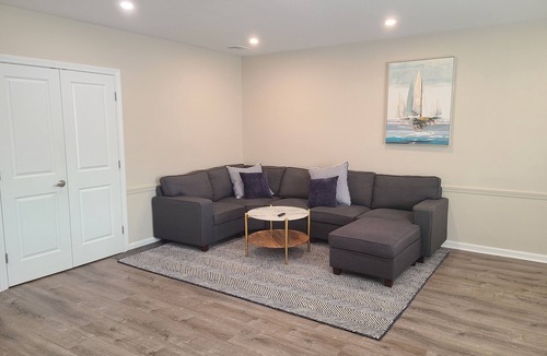 Marblehead Apartment | Downtown Marblehead 2brm/1.5bath w/deck