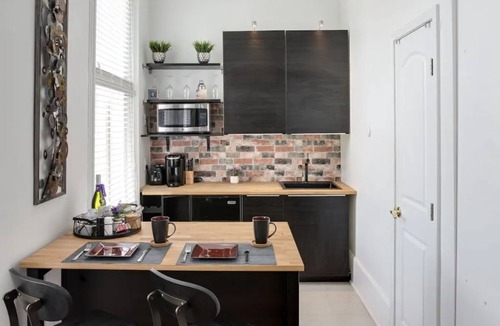 Downtown Memphis Apartment | Downtown Memphis The Rolling Stones Studio Apt 202