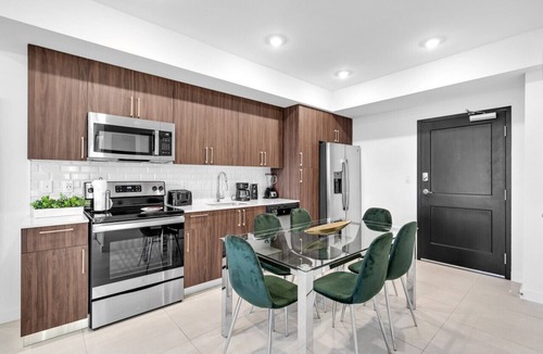 Overtown Apartment | Downtown Miami 3BR | Pool + Free Parking
