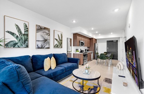 Overtown Apartment | Downtown Miami 3BR | Pool + Free Parking