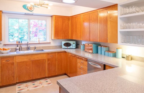 Warm Sands House | Downtown Mid Mod Warm Sands Centrally Located
