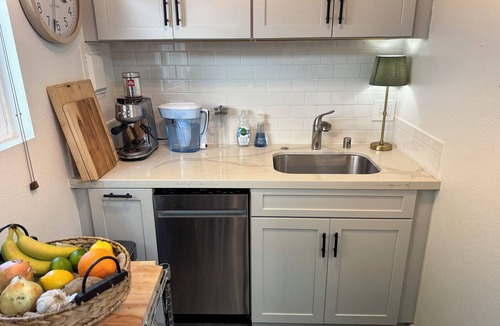 Mill Valley Cottage | Downtown Mill Valley 1-bedroom Charming Cottage - Walk to Town!