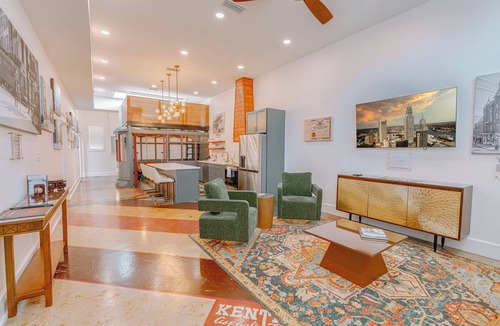 Central Business District Apartment | Downtown Mobile Luxe: Pets Ok, Walkable, Secure Parking