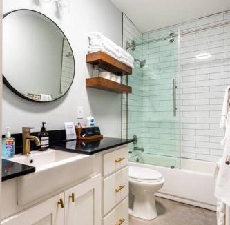Government Hill House | Downtown Modern Farmhouse-Pool- Sleeps 12