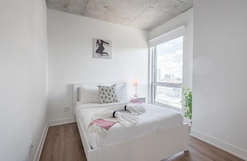 Gay Village Apartment | Downtown Montreal 1BR - Sleeps 4
