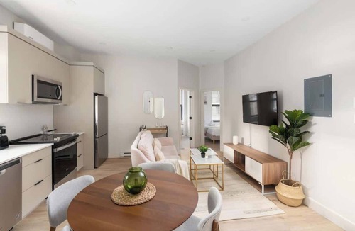 Griffintown Apartment | Downtown Montreal 3BR Oasis | 2BA + Outdoor Patio